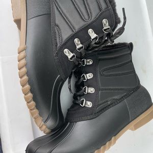 Duck boots